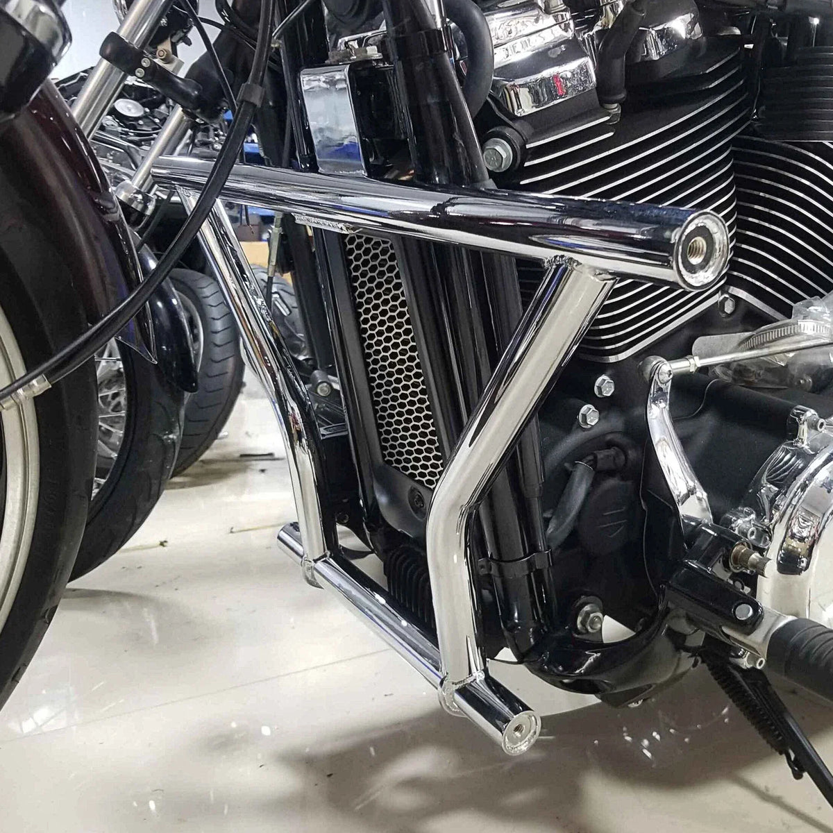 Chrome Engine Guard Crash Bar for Harley Street Bob Sport Glide Low Rider (2018–2024)
