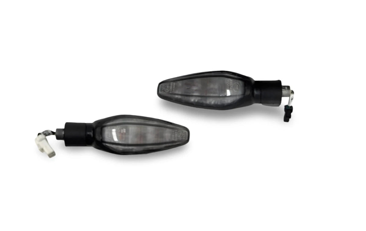 Rear Indicator Pair for Triumph Speed 400 Scrambler 400 X (TA401004, TA401005)