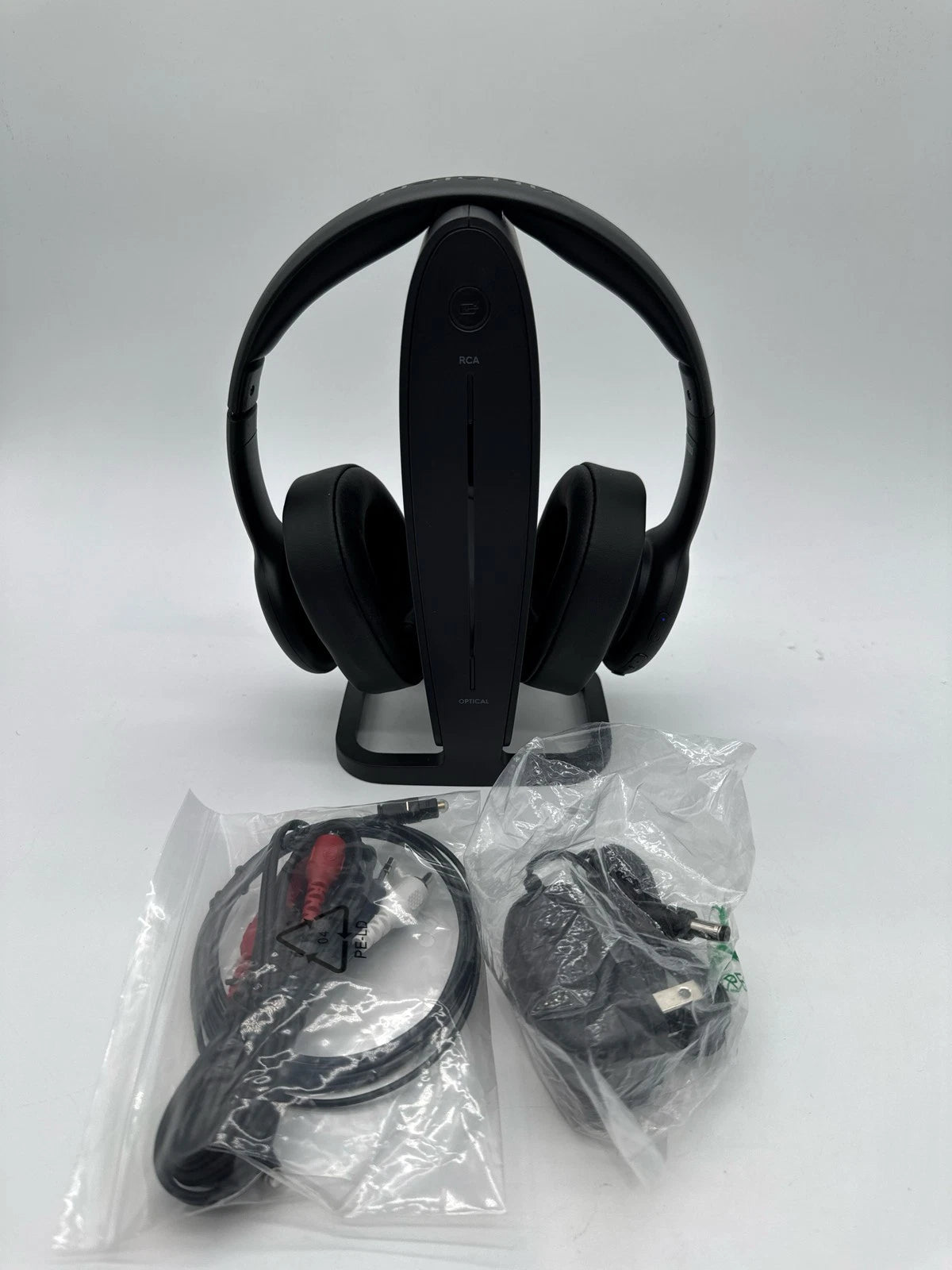 INSIGNIA RF Wireless Over-Ear Headphones Black NS-HAWHP2 (13)