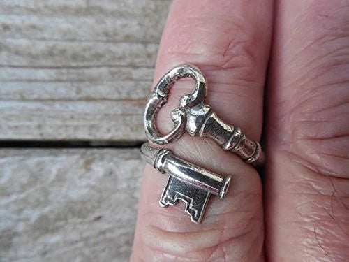 Skeleton Key Ring for Jewelry Enthusiasts (Handmade Silver Vintage)