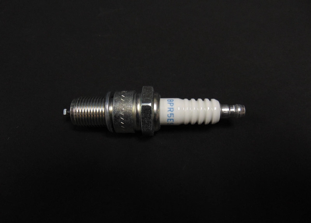 2X NGK Spark Plug BPR5ES for Snowmobile (Read Listing)