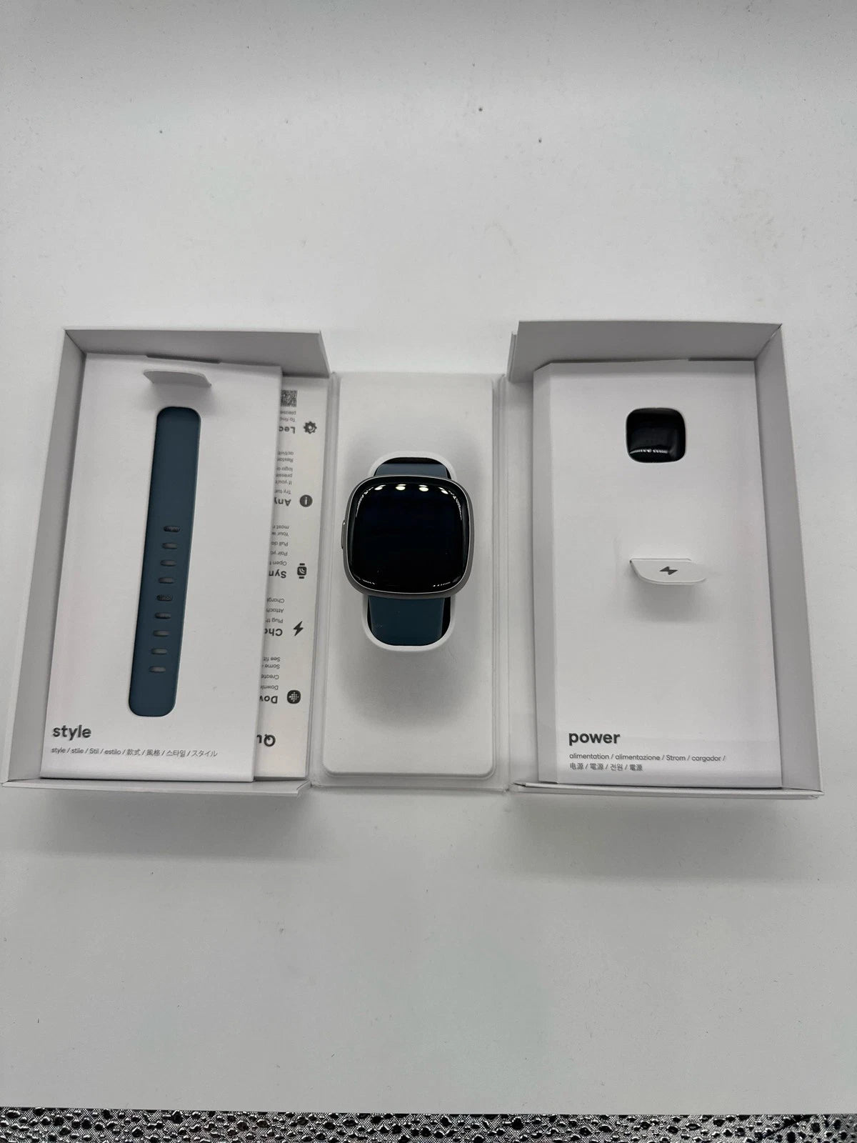 Fitbit Versa 4 Fitness Smartwatch for Fitbit Versa 4 (2022) - Waterfall Blue/Platinum