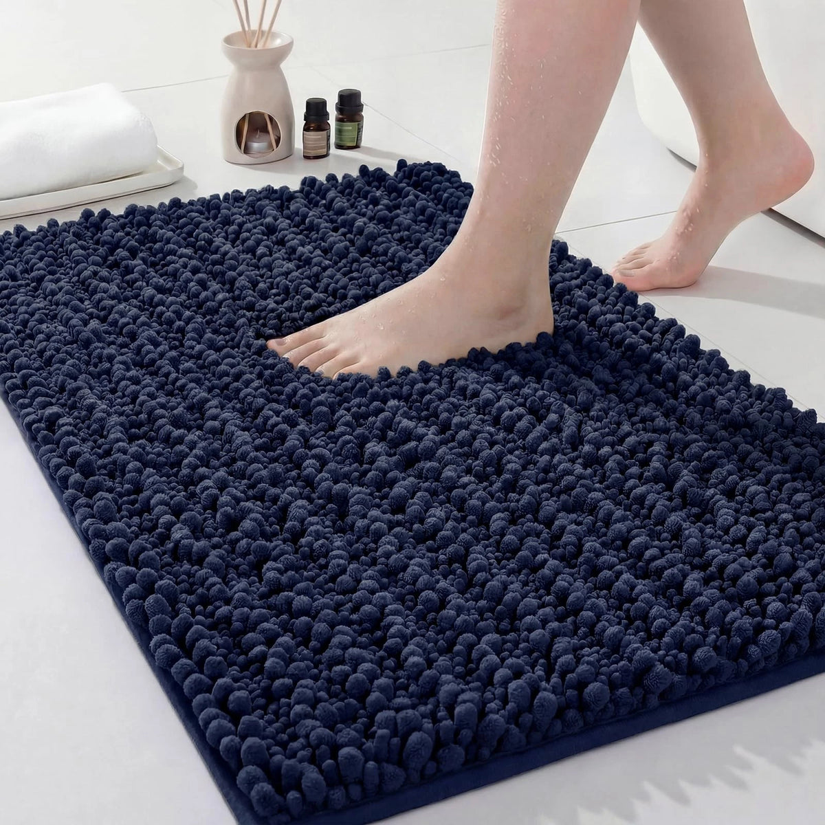 Small Bathroom Rug for Disolla (1'5" x 2', Navy)