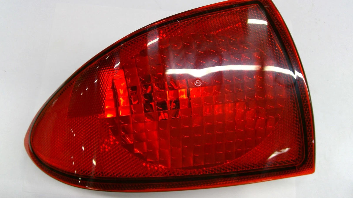 Tail Lamp Assembly for Chevrolet Cavalier (2000–2002) 5978345