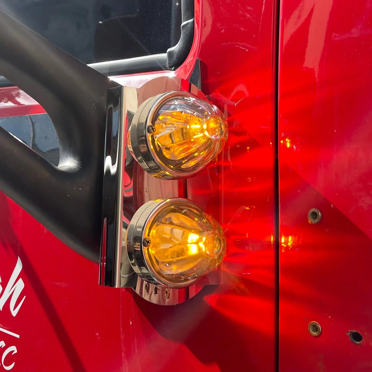 Light Mount Set for Peterbilt 579 (96183220100660)