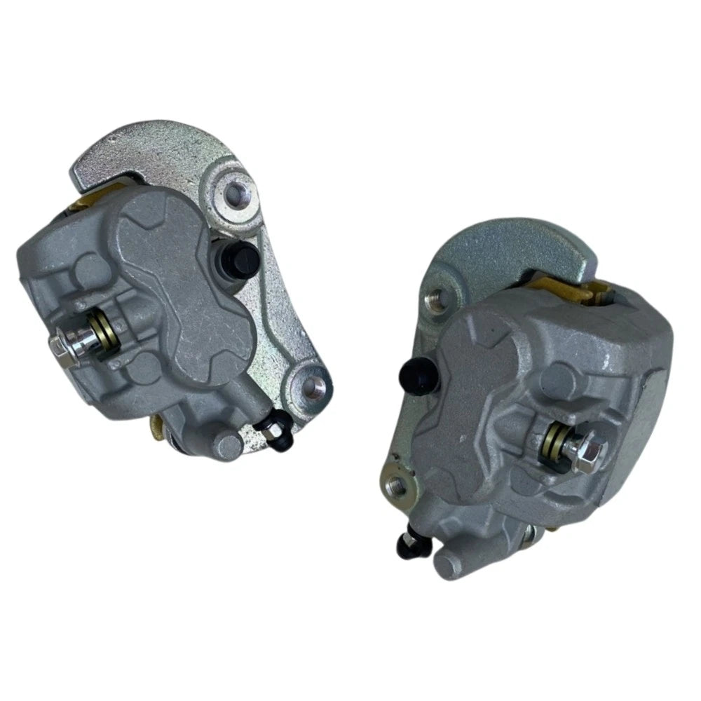 Set of 2 Front Brake Calipers W/Pads for Can-Am Maverick 1000R (2013–2023) - 705601128, 705601129