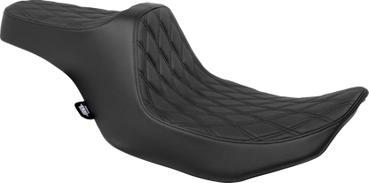 Predator III Seat for Harley FLT/FLH (Double Diamond, Black)