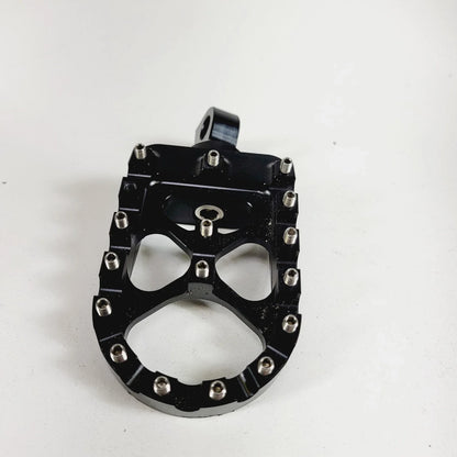 1 Replacement Black 6061-T6 Foot Peg for Harley Touring Dyna Softail (–)