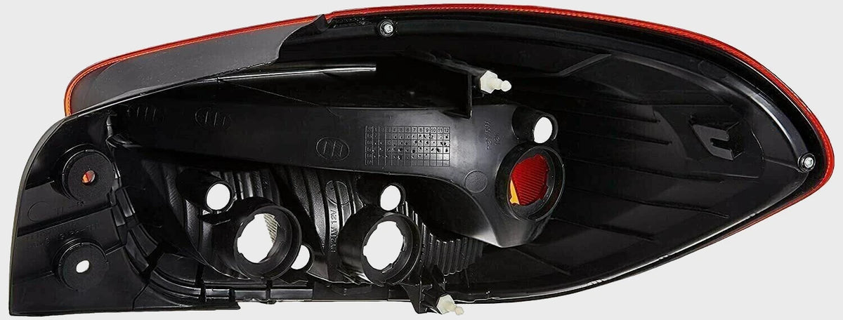 Right Tail Lamp Assembly for Renault Kwid (2015–2019) 265509731R