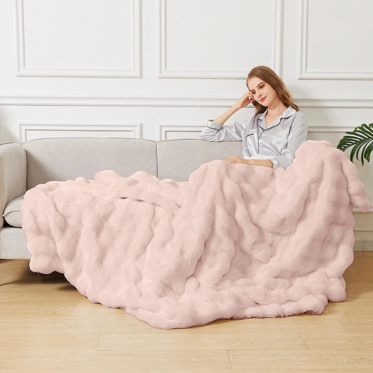 Cozy Faux Fur Twin Blanket 60x80 for Living Room Bedroom