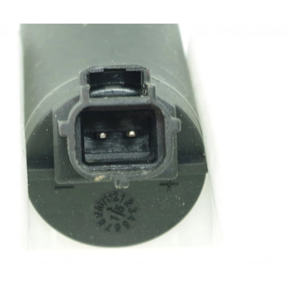 Windshield Washer Reservoir with Pump and Cap for Lincoln Navigator (2006) FO1288163, CLX-M0-USA-REPF370531-CL360A71