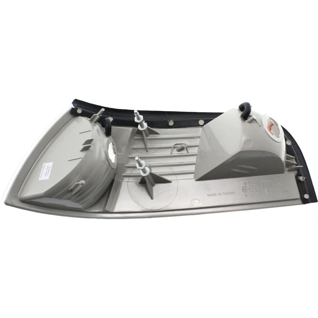 Corner Light for Mercury Grand Marquis (2003–2005) FO2521171, LLX-FO2521171V-CL360A70