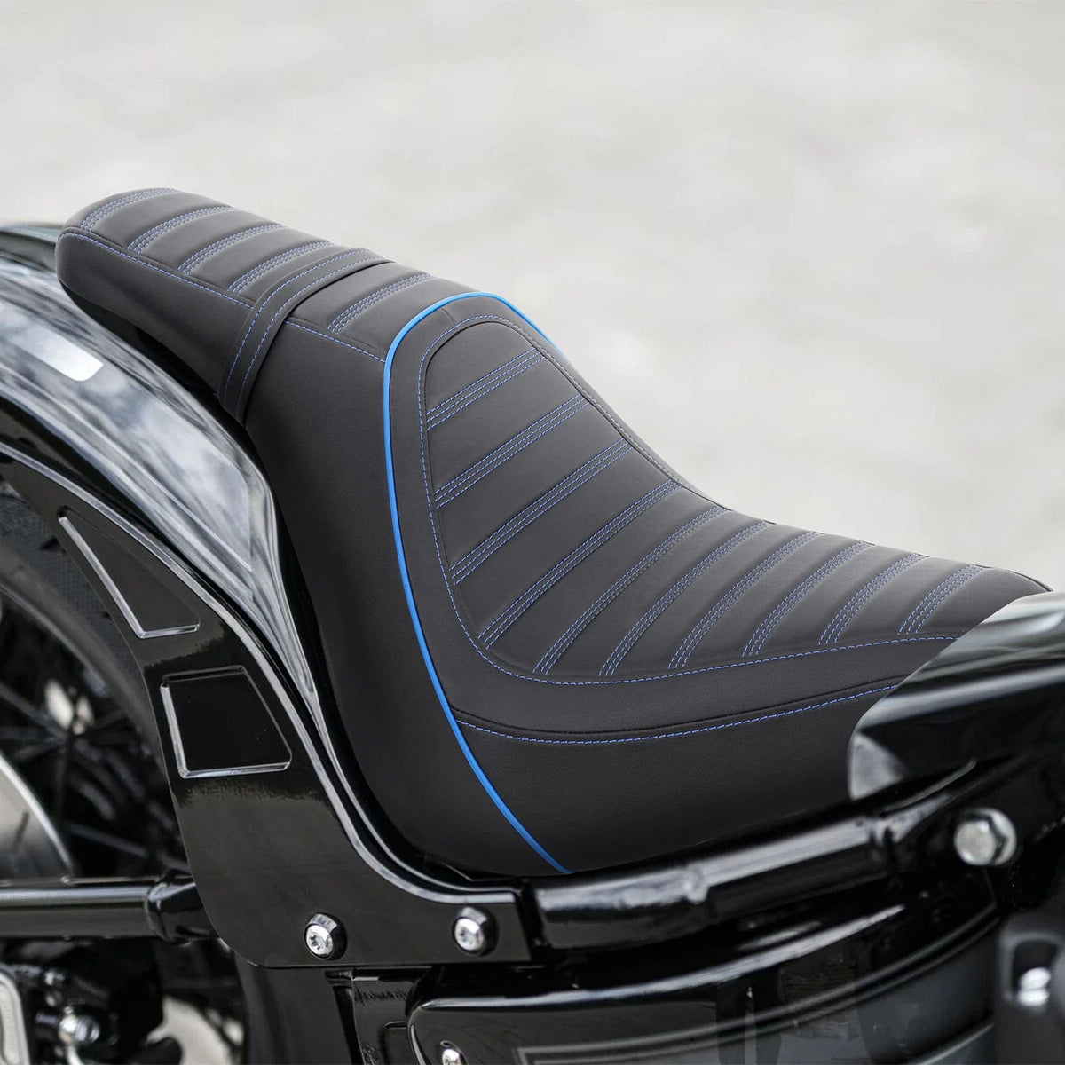 Driver Passenger Seat for Harley Softail Street Bob FLHCS FLDE (2018–2026)