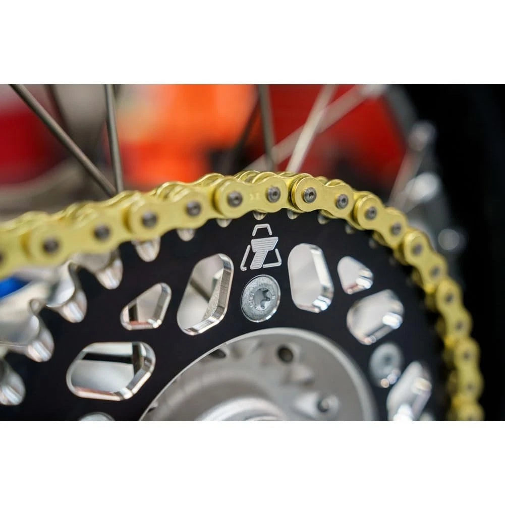 2X Tusk 520 Gold X-Ring Chain for Suzuki SP125 (1985) TKXG-520-114