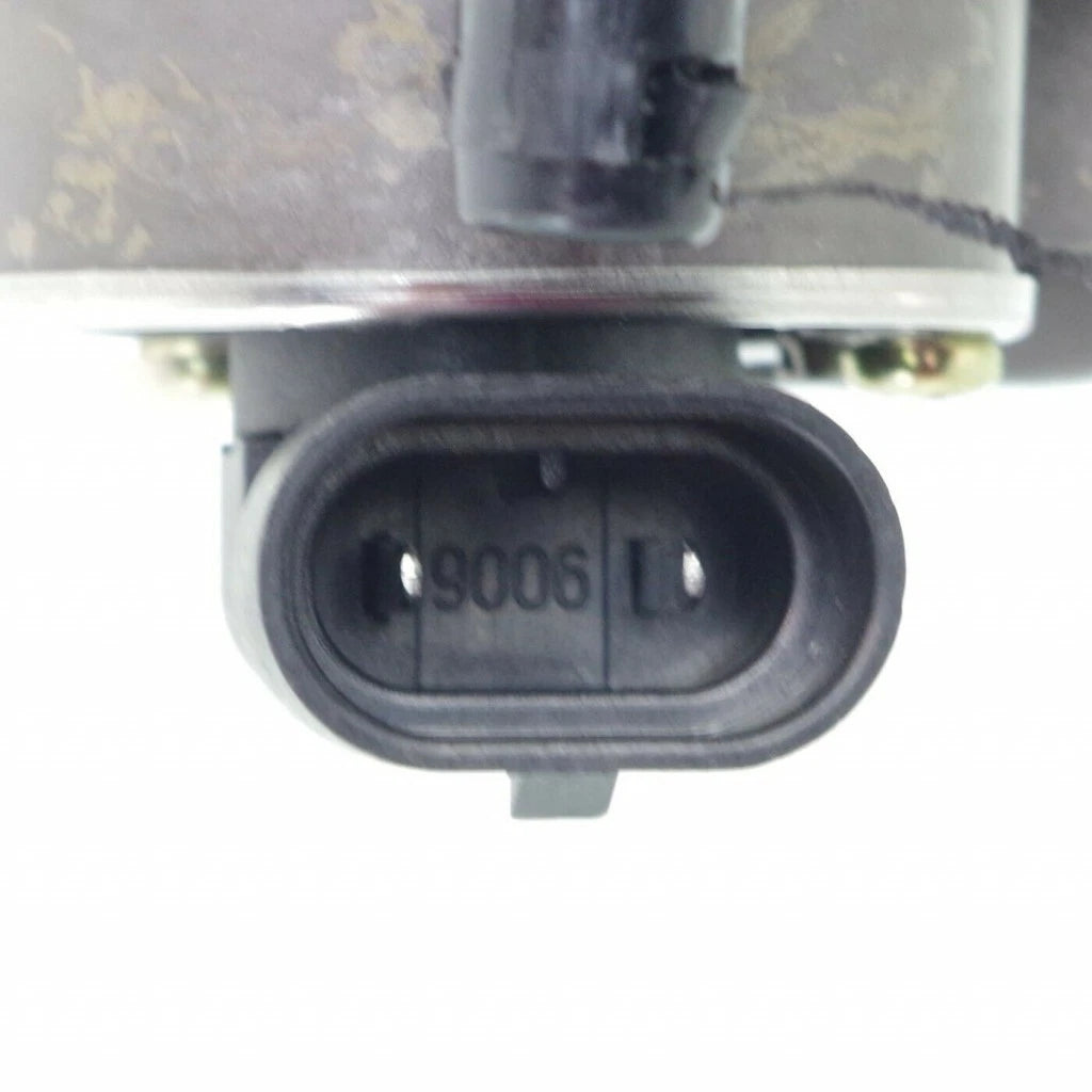 Fog Light for Pontiac Vibe (2003–2008) TO2592116, CLX-M0-TY1100-B000L
