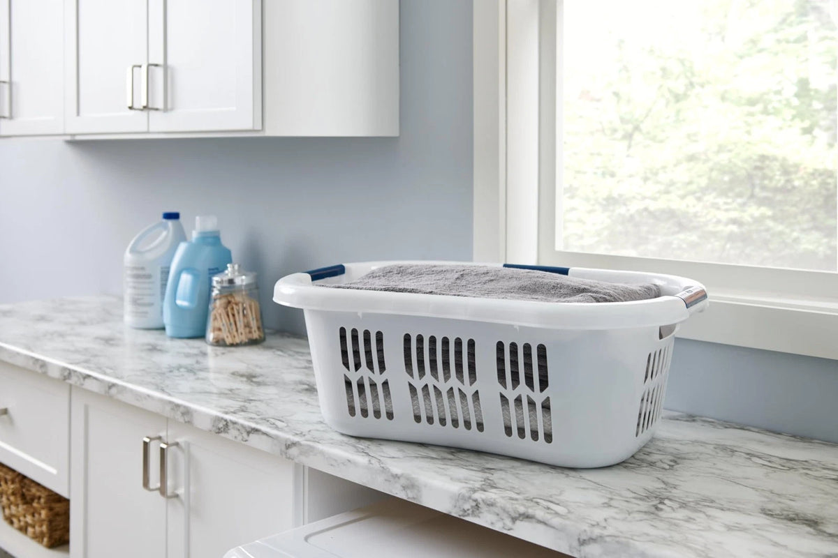 Rubbermaid Large Hip-Hugger Laundry Basket Hamper 1.5 Bushel White