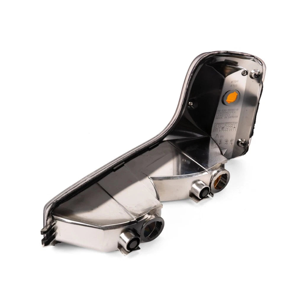 Passenger Side Turn Signal/Parking Light for Cadillac Escalade (1999–2000) MLX-SHE671-120R-CL360A50, GM2521183