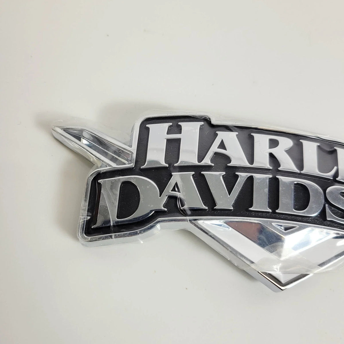 Tank Badge Emblem Left for Harley-Davidson Road King FLHRC (2011) 62097-11