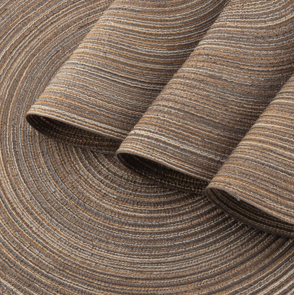 Set of 4 Round Braided Placemats for Home Dining (Washable, Heat Resistant)