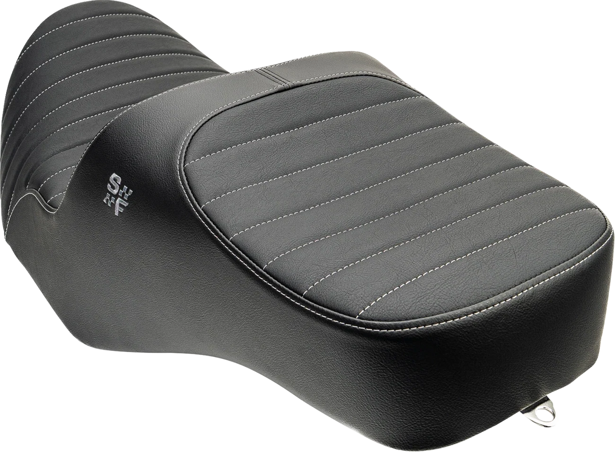 Chariot Seat for FLH/FLT (2023–2026) - Silver Classic Stitch, Silver Logo