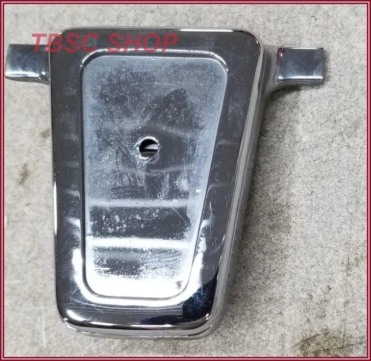 Trunk Lock Cover with Emblem for Lincoln Mark VIII (1993–1996)