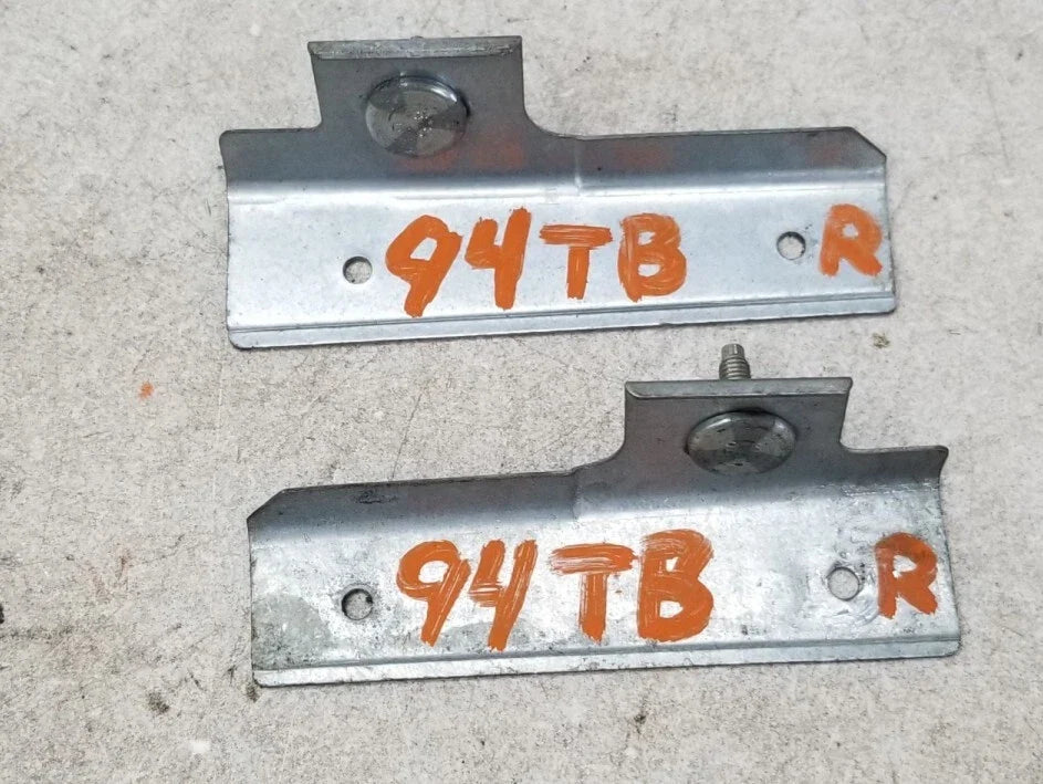 Set of 2 Rear Mounting Brackets for 1989-1997 Thunderbird Cougar