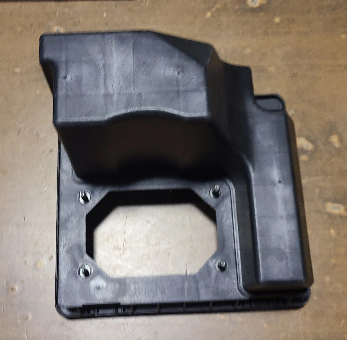 Cover Air Cl for Mitsubishi Motors (MD620735)
