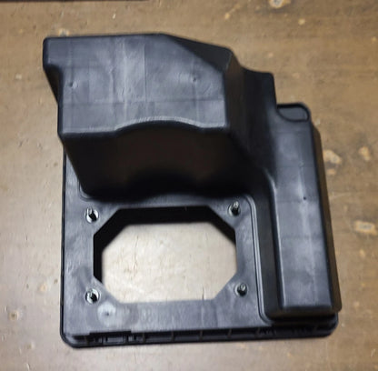 Cover Air Cl for Mitsubishi Motors (MD620735)