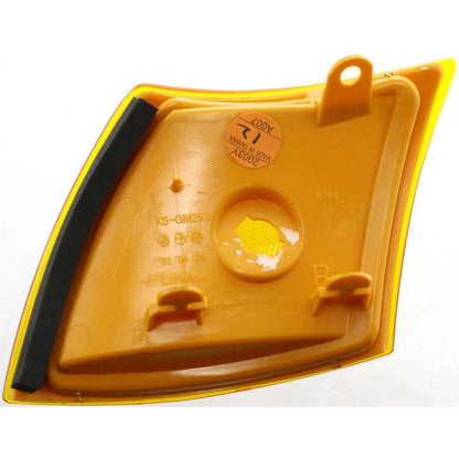 Turn Signal/Corner Light for Saturn Vue (2002–2005) - MLX-SHE621-170R-CL360A50, GM2551188