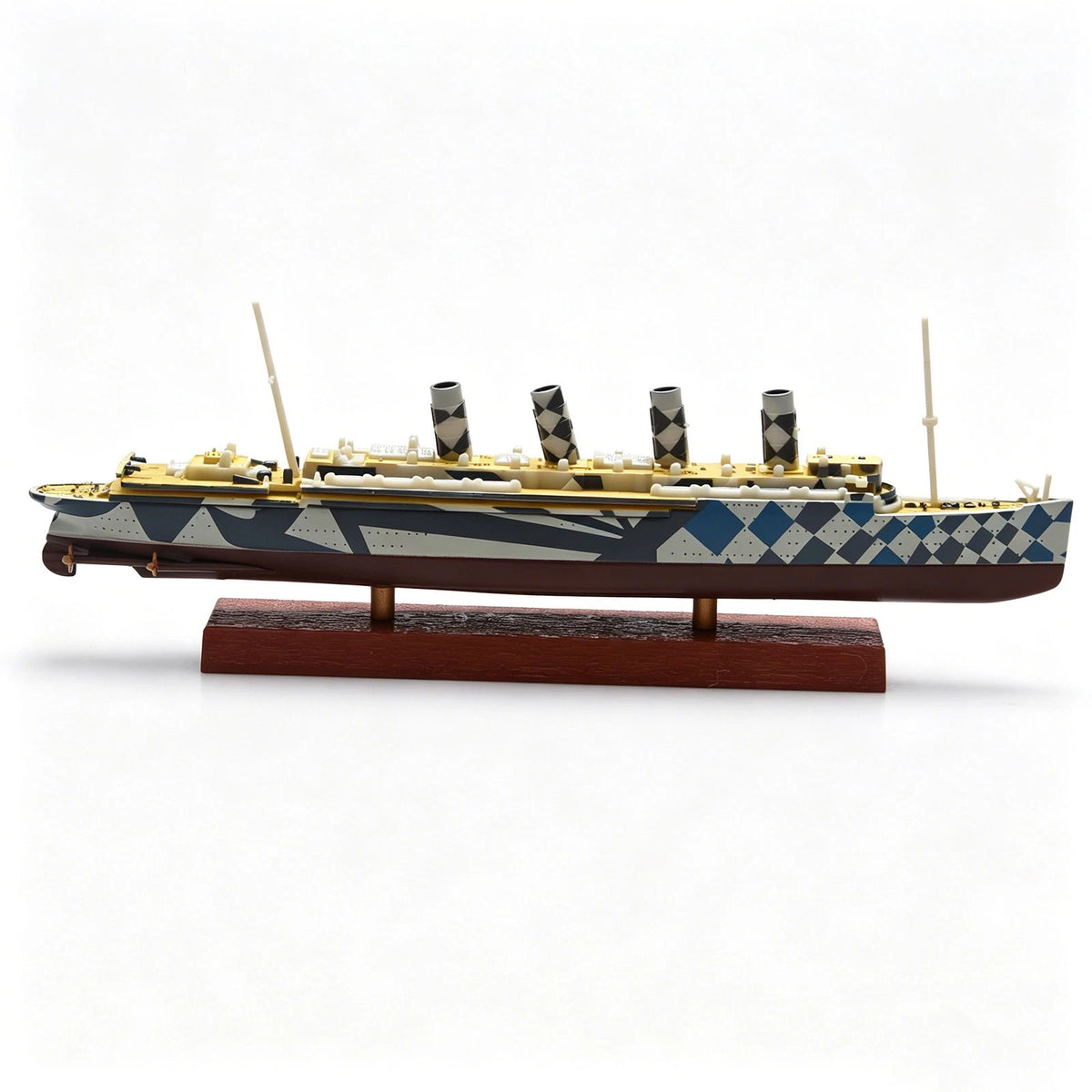 Diecast HMT Mauretania Cruise Ship Model 1:1250 Scale for Collectors