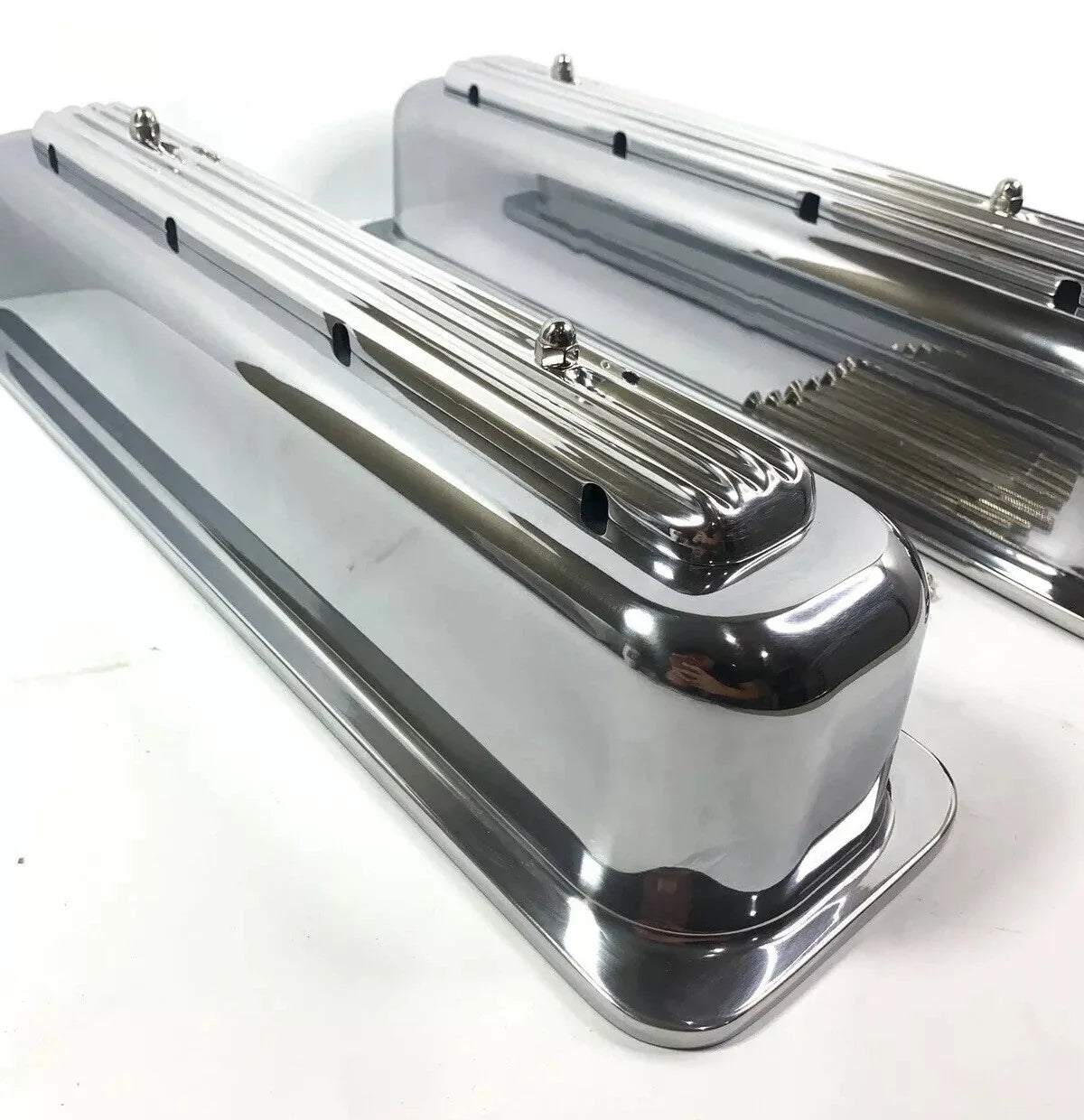 Tall Finned Aluminum Center Bolt Valve Covers for SBC Chevy Show Quality (SBC)