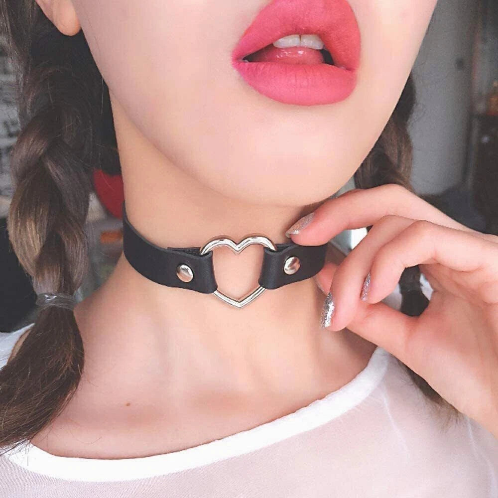 Adjustable PU Leather Choker Necklace with Heart Chain and Rivets