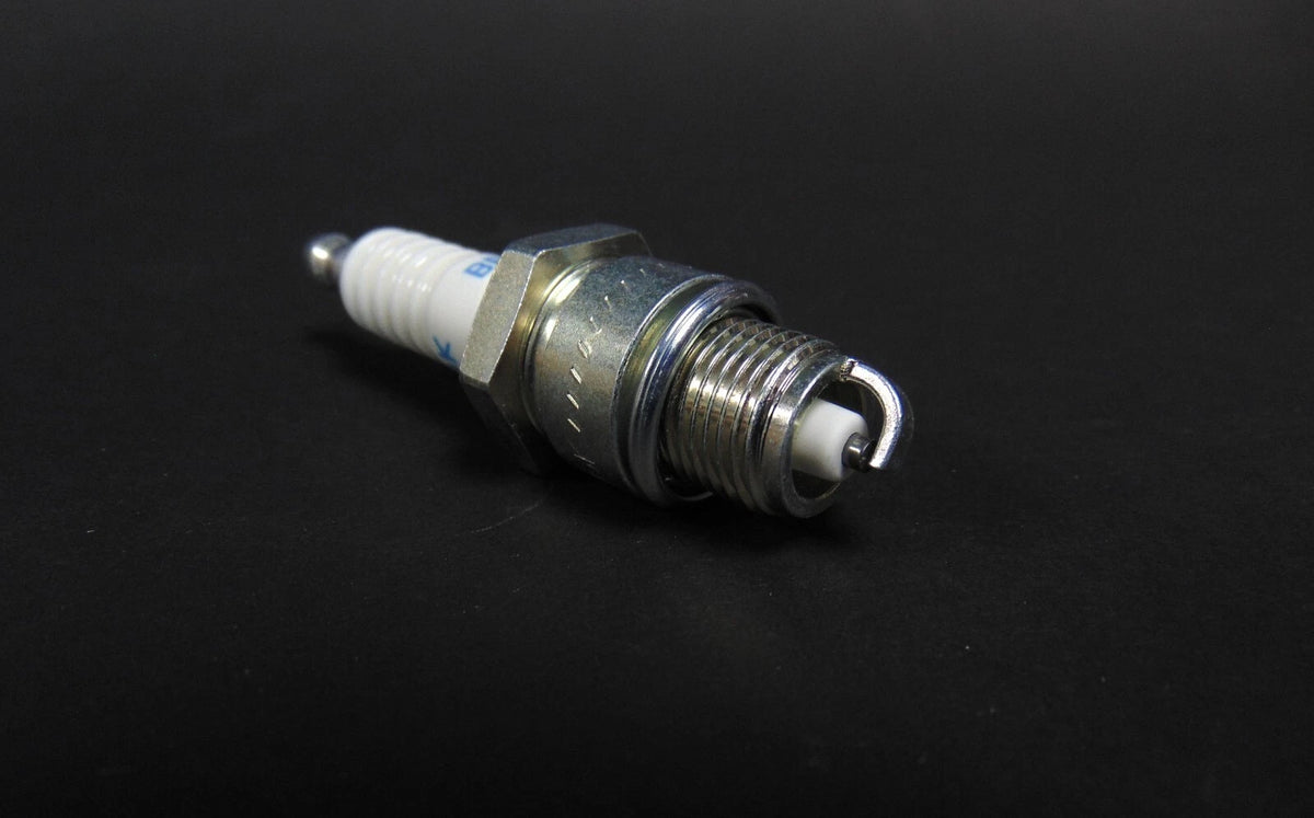 2X NGK Spark Plug BPR6HS for Snowmobile (Read Listing)