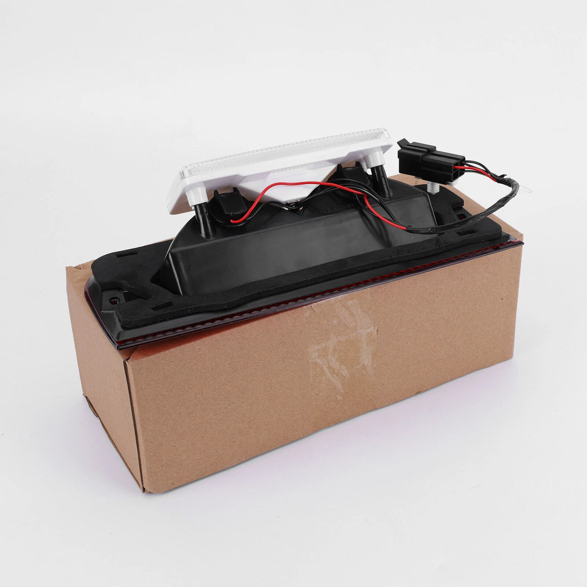 Rear Roof Mounted Third Brake Light Assembly for Ford E-150 E-250 E-350 (923-290, 6C2Z13A613B, F2UZ13A613B, XC2Z13A613BA)