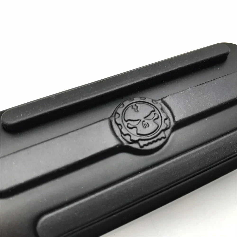 Black Gear Skull Footpegs for Harley Wide Glide Fat Boy Dyna (1984–2017)