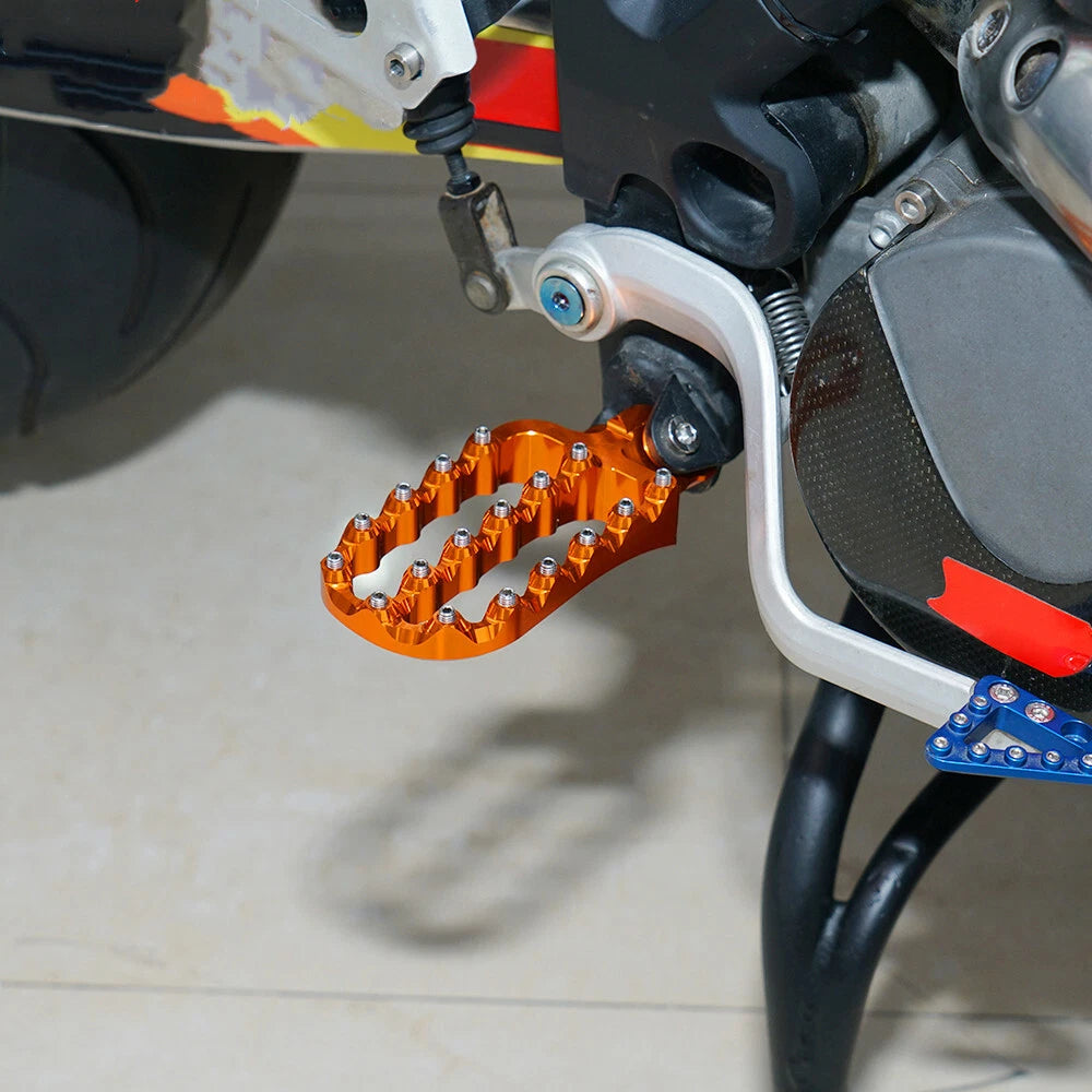 Wide Foot Pegs for KTM 690 Enduro/R SMC/R Supermoto/R (2013–2023)