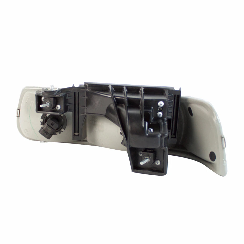 Passenger Side Headlight for Chevy Suburban / Tahoe (2000–2006) CLX-M0-20-5499-00-CL360A56, GM2503187