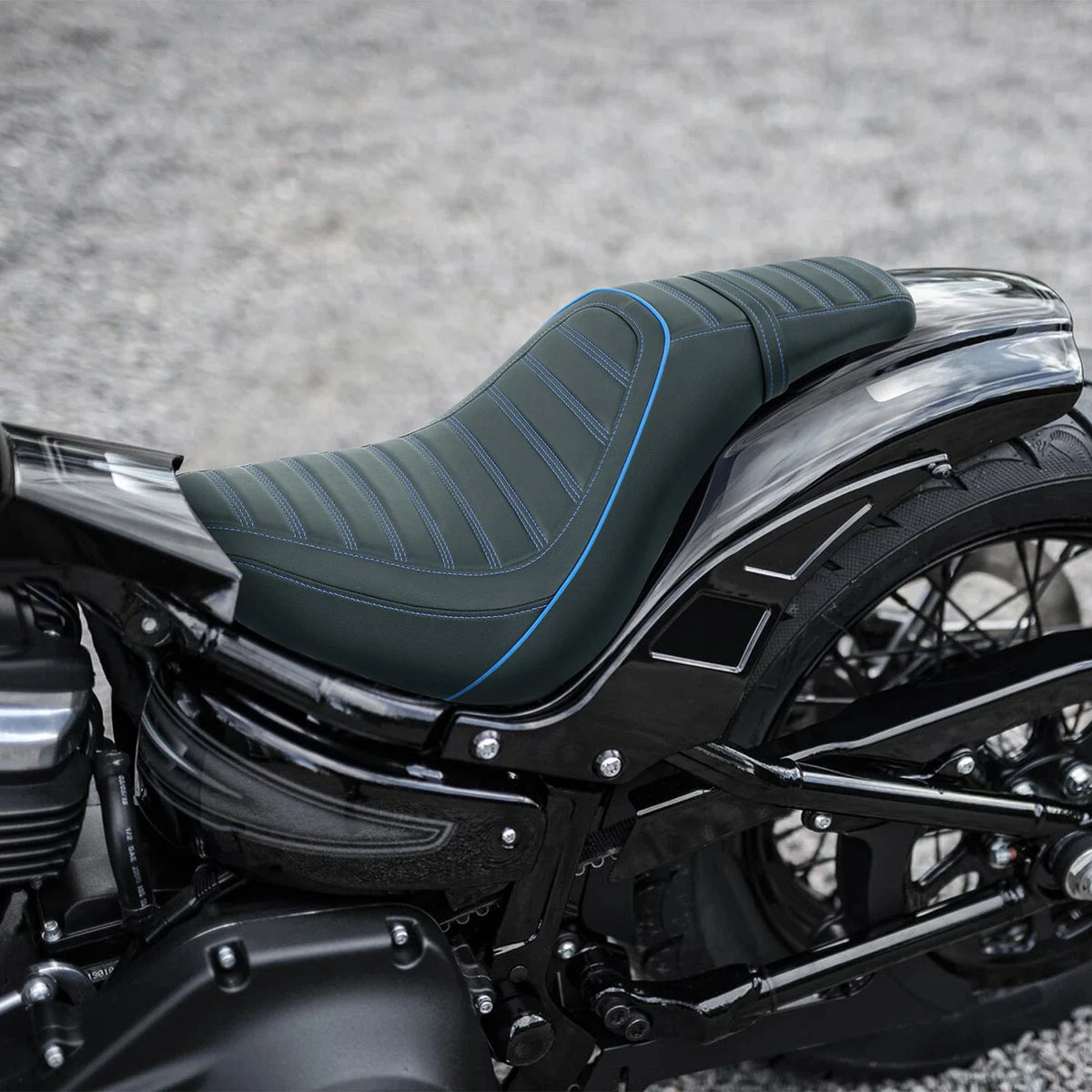 Rider Driver Passenger Seat for Harley Softail Street Bob Deluxe (2018–2026)