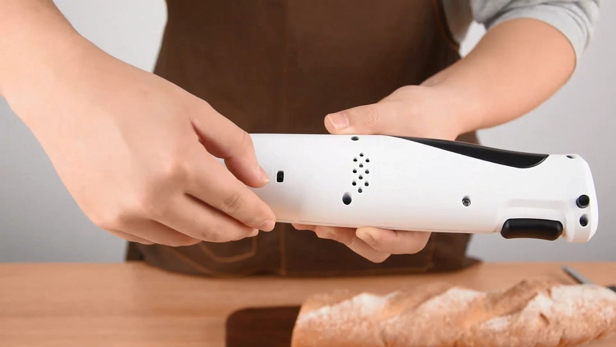 Cordless Electric Carving Knife with Stainless Steel Blades