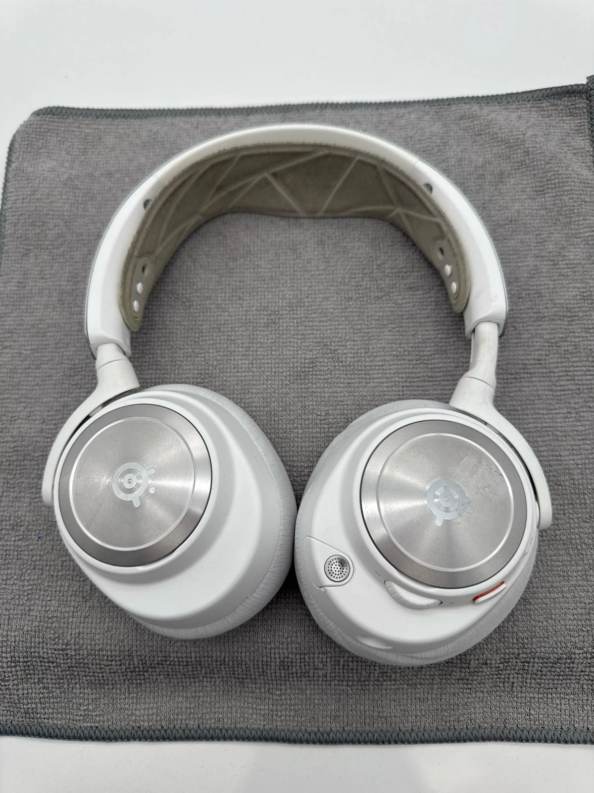SteelSeries Arctis Nova Pro Wireless Headset for Gaming (2023)