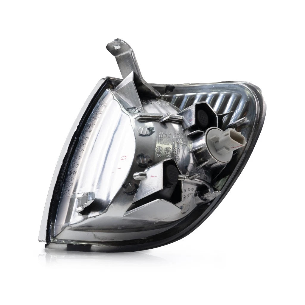 Turn Signal/Corner Light for Toyota Tundra (2000–2004) LLX-TO2531135C-CL360A70, TO2531135