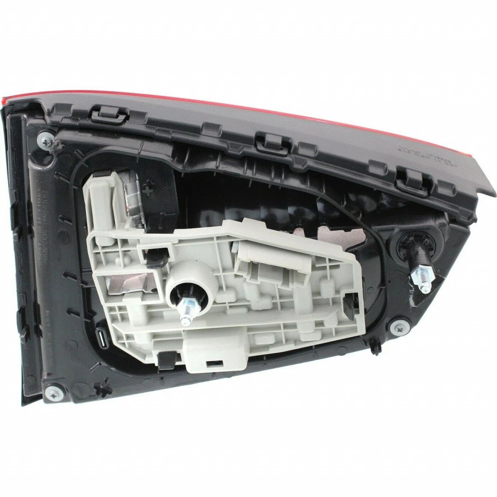 Tail Light for Volkswagen Jetta (2015) - CLX-M0-17-5562-00-1, VW2802112