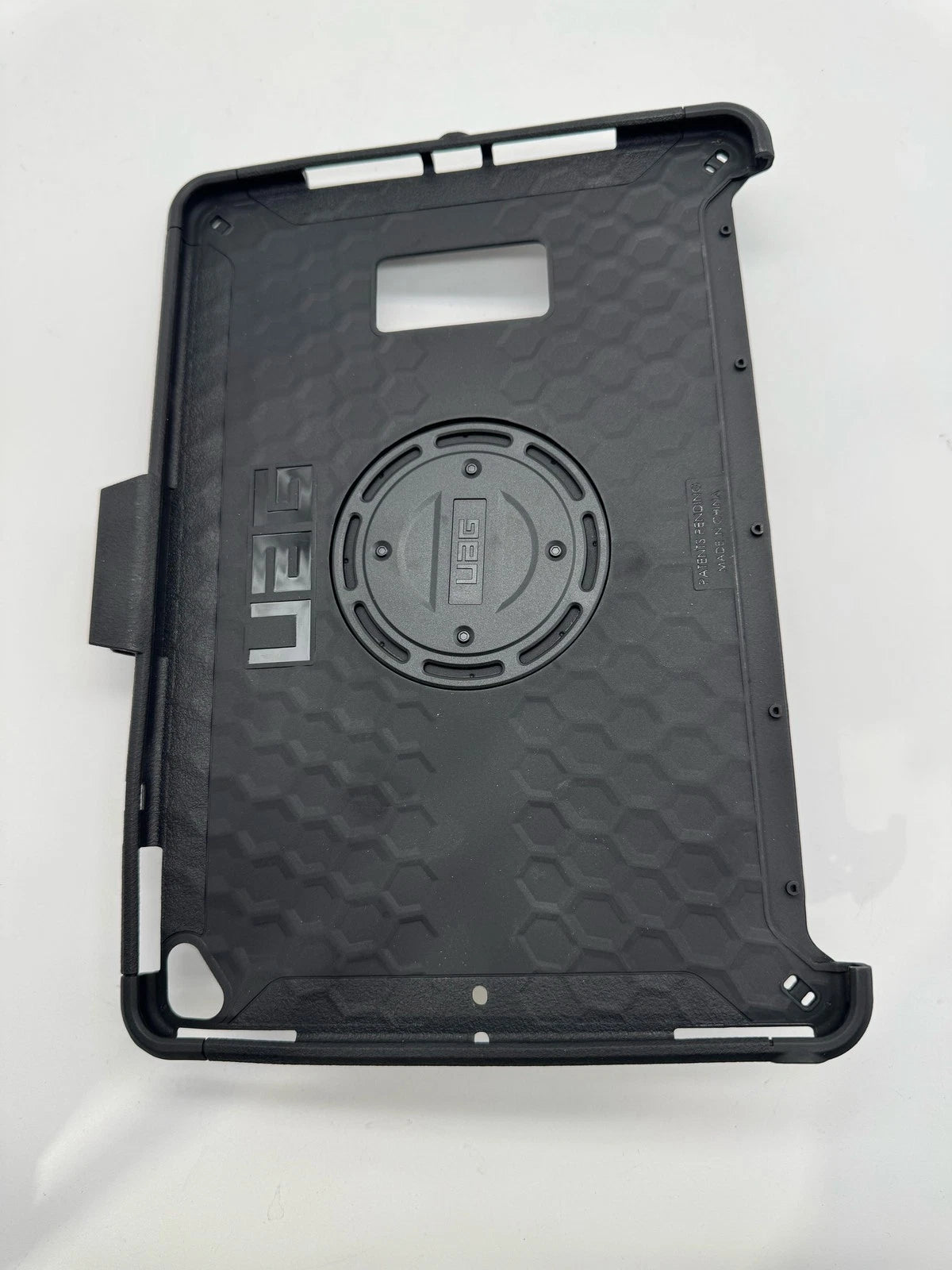 iPad 10.2" 9th 8th Gen Hand Strap Stand - UAG Scout Series (2020–2021)