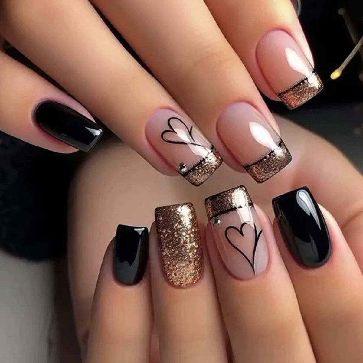 Set of 4 Short Square Press on Nails Heart Design Black Fake French Tip