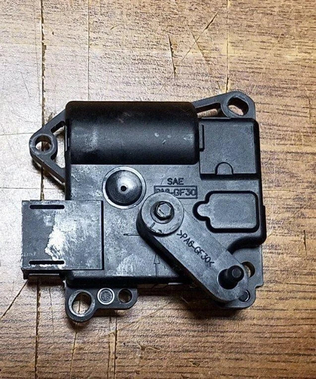 Upper Fascia Vent Servo Motor for Jaguar S-Type (2000–2008) YW4H-19E616-DA