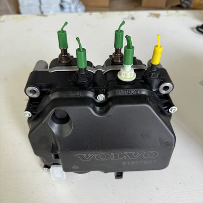 Urea Def Pump for Volvo Mack (12V D13) (21577507, 21577511, 21332701, 85003864)