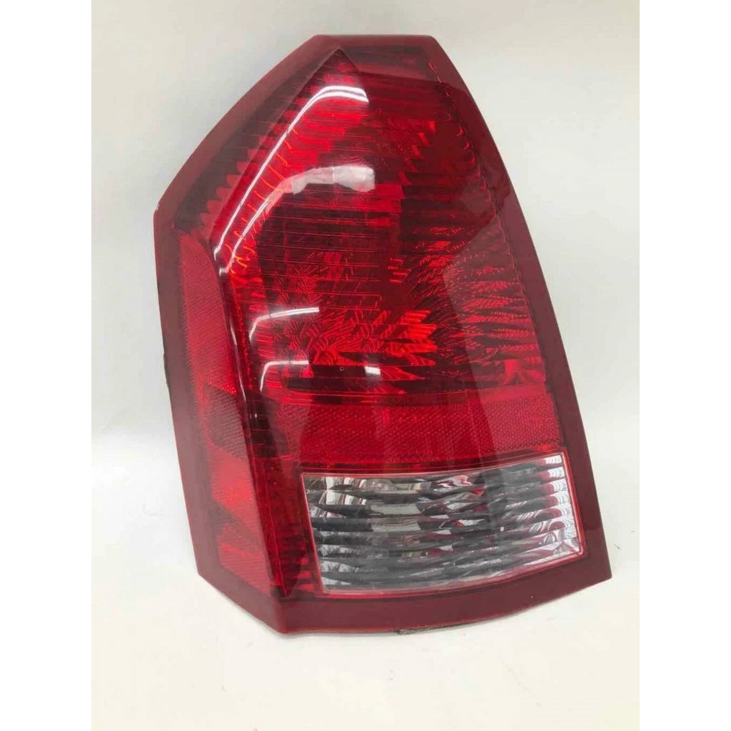 Tail Light Driver Side for Chrysler 300 (2005–2007) MLX-SHE108-190SHL-CL360A50, CH2818102