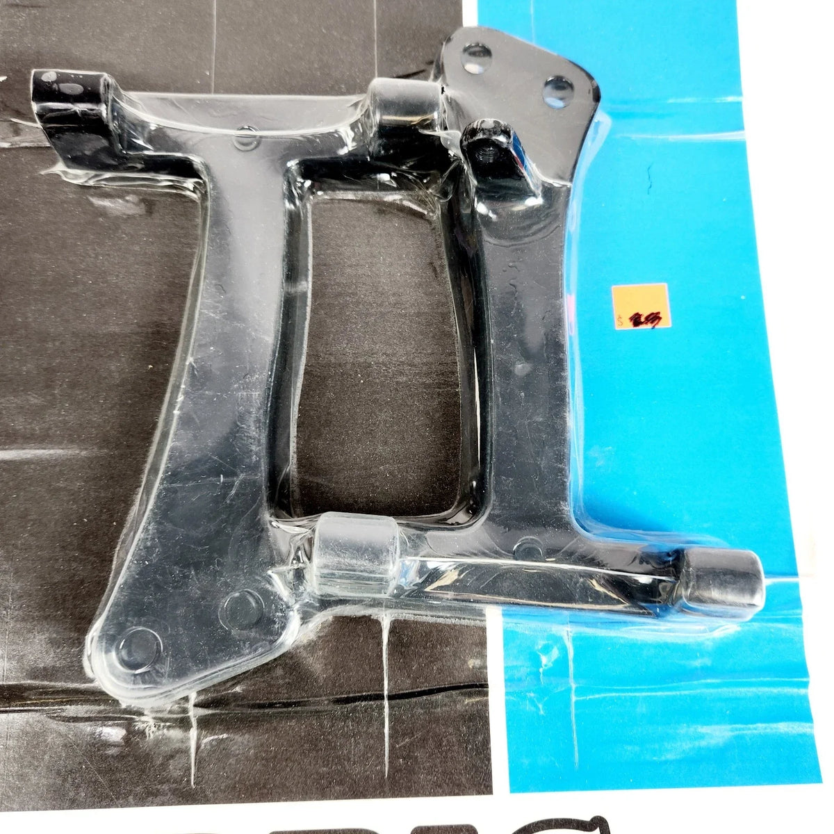 Drag Specialties Passenger Floorboard Mount Kit for Harley Dyna (2006–2016)