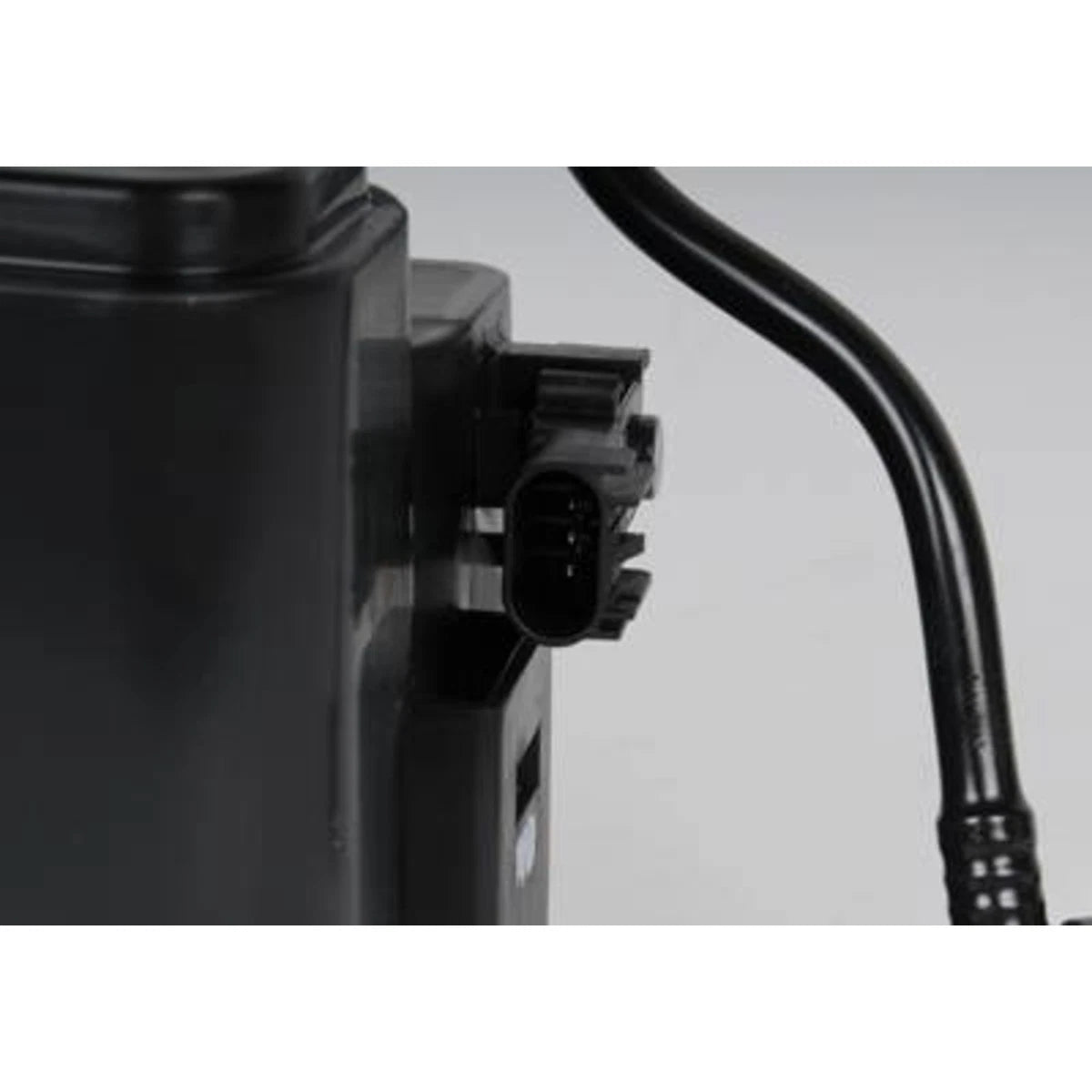 Vapor Canister 15861966 for Chevy Malibu Pontiac G6 Aura (2009–2012)