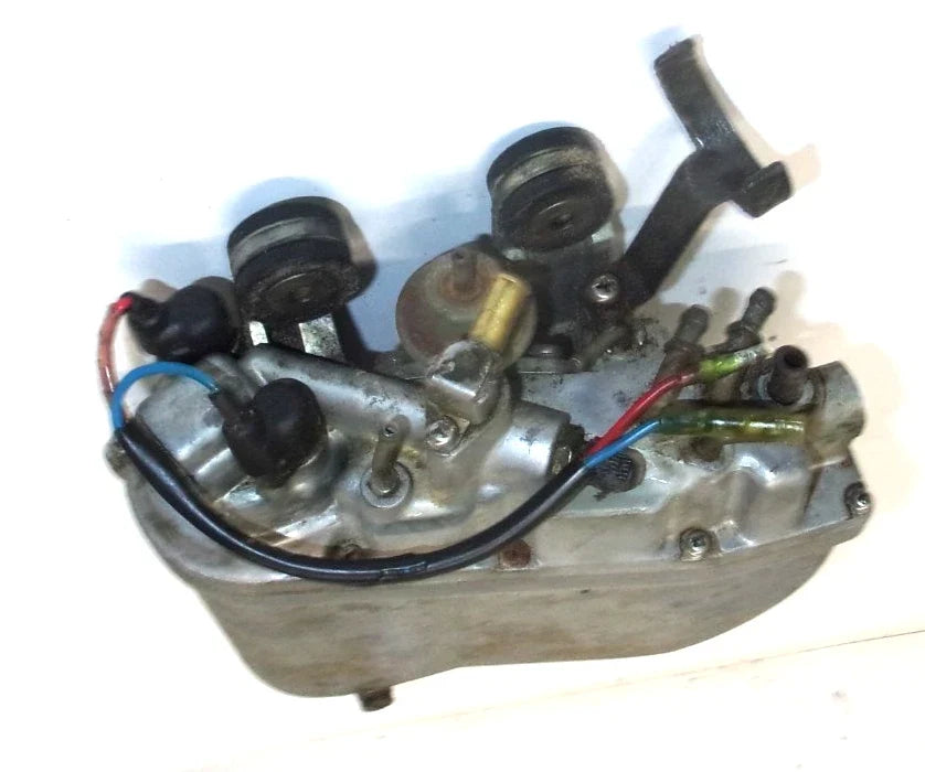 Float Chamber & Pump Assy for Yamaha VST 150-200HP (2000–2012) 68F-14182-01-00